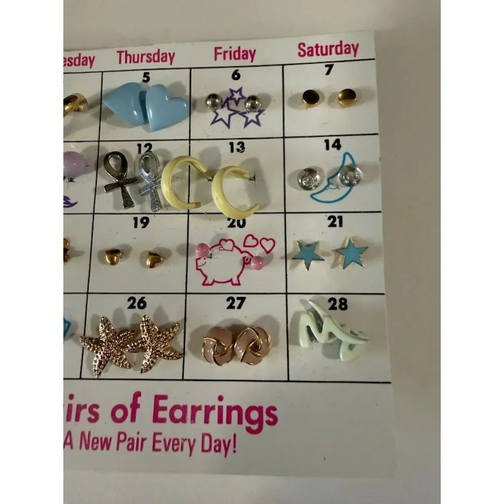 30-day earring calendar set